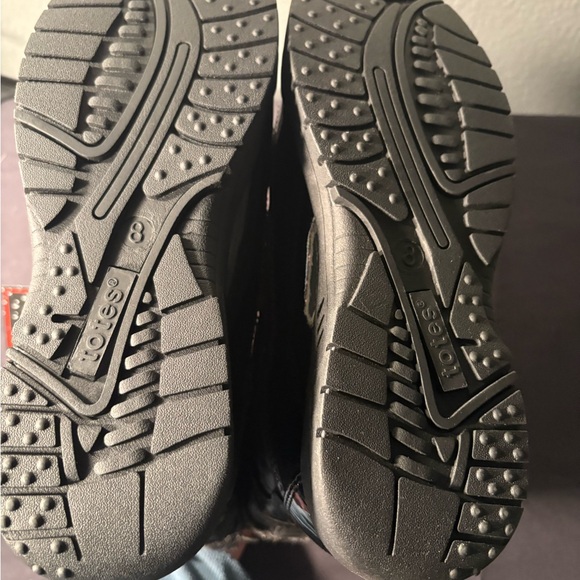 totes Black Quilted Winter Boots with Faux Fur - Picture 6 of 6